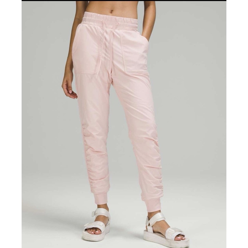 Lululemon Dance Studio Jogger 29 Misty Pink Size 6 Lightweight Pants Excellent